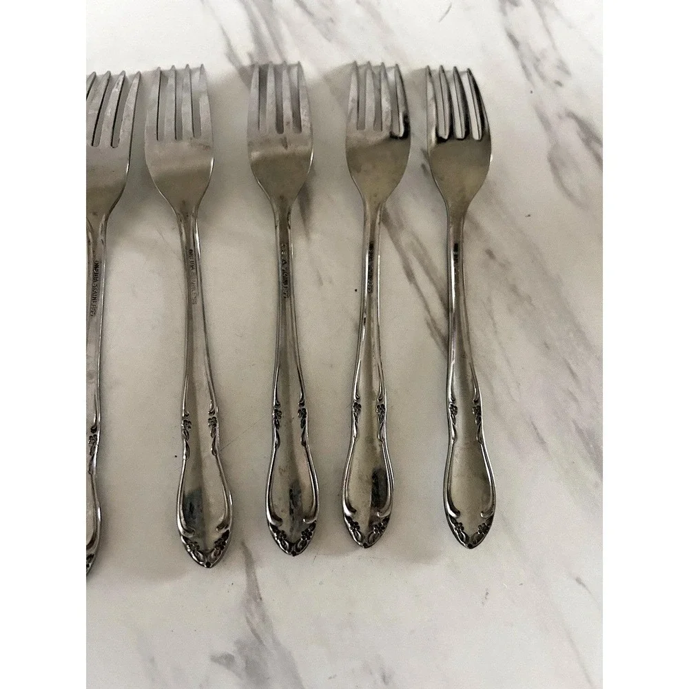 Vintage Oneida Stainless Steel Chateau Flatware Dinner Forks Floral Set of 8 BxA